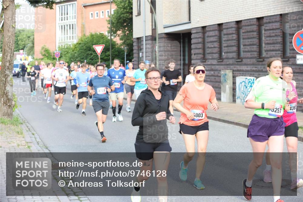 12.06.2026 - Holstenköstenlauf Andreas Tolksdorf http://msf.ph/oto/9746128 12.06.2026 19:11:59 Laufen 10, 3417, 4878, 4721, 488, 3500, 803, 3257, 4397, 10, 06 meine-sportfotos.de