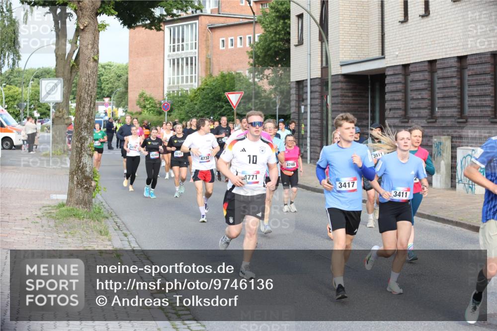 12.06.2026 - Holstenköstenlauf Andreas Tolksdorf http://msf.ph/oto/9746136 12.06.2026 19:12:02 Laufen 379, 4244, 4245, 4732, 10, 14771, 4748, 3417, 3511, 3411 meine-sportfotos.de