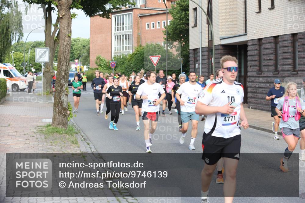 12.06.2026 - Holstenköstenlauf Andreas Tolksdorf http://msf.ph/oto/9746139 12.06.2026 19:12:04 Laufen 4120, 3127, 523, 0, 1, 4244, 4737, 4731, 10, 4771, 317 meine-sportfotos.de
