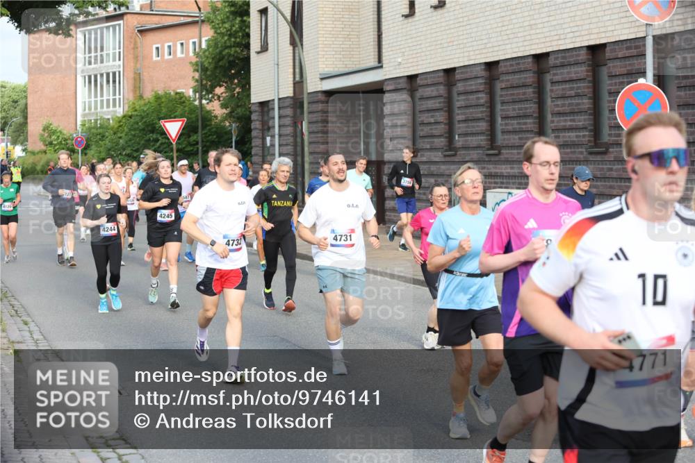 12.06.2026 - Holstenköstenlauf Andreas Tolksdorf http://msf.ph/oto/9746141 12.06.2026 19:12:05 Laufen 4120, 127, 4245, 4244, 4732, 4731, 3759, 10, 771 meine-sportfotos.de
