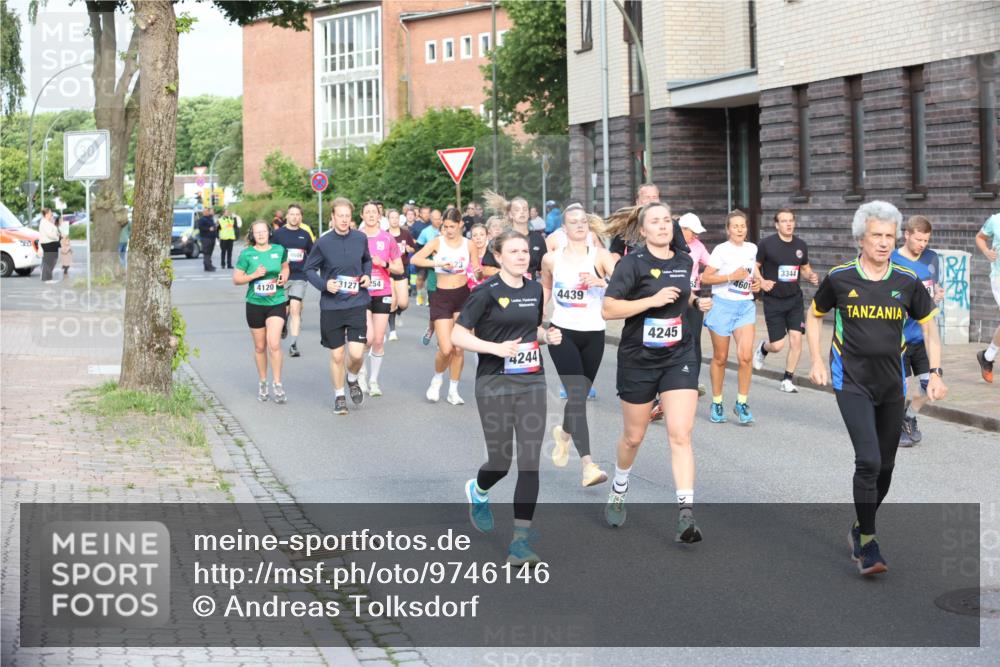 12.06.2026 - Holstenköstenlauf Andreas Tolksdorf http://msf.ph/oto/9746146 12.06.2026 19:12:07 Laufen 4120, 3127, 54, 4439, 4244, 4245, 4601, 3344 meine-sportfotos.de