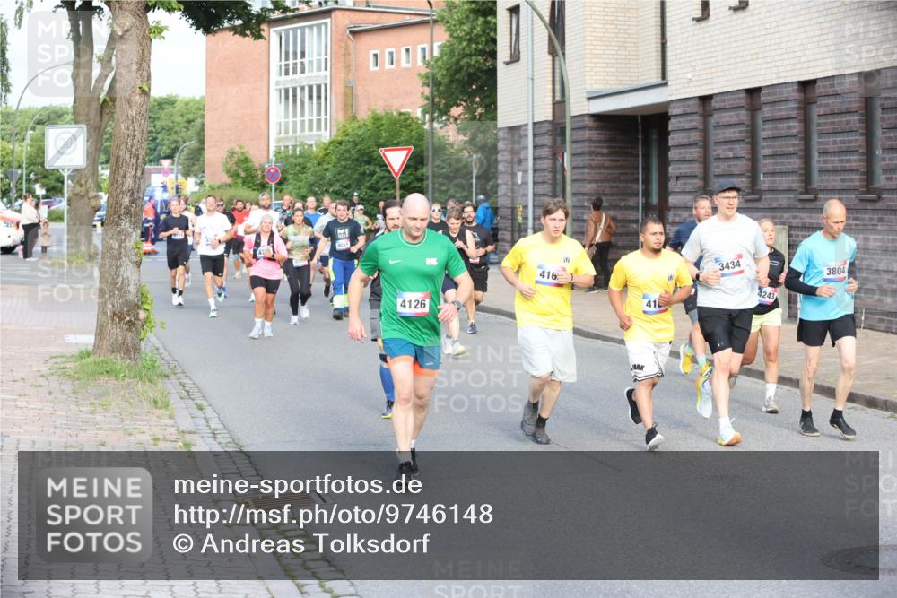 12.06.2026 - Holstenköstenlauf Andreas Tolksdorf http://msf.ph/oto/9746148 12.06.2026 19:12:14 Laufen 4651, 4126, 416, 416, 3434, 4243, 3804 meine-sportfotos.de