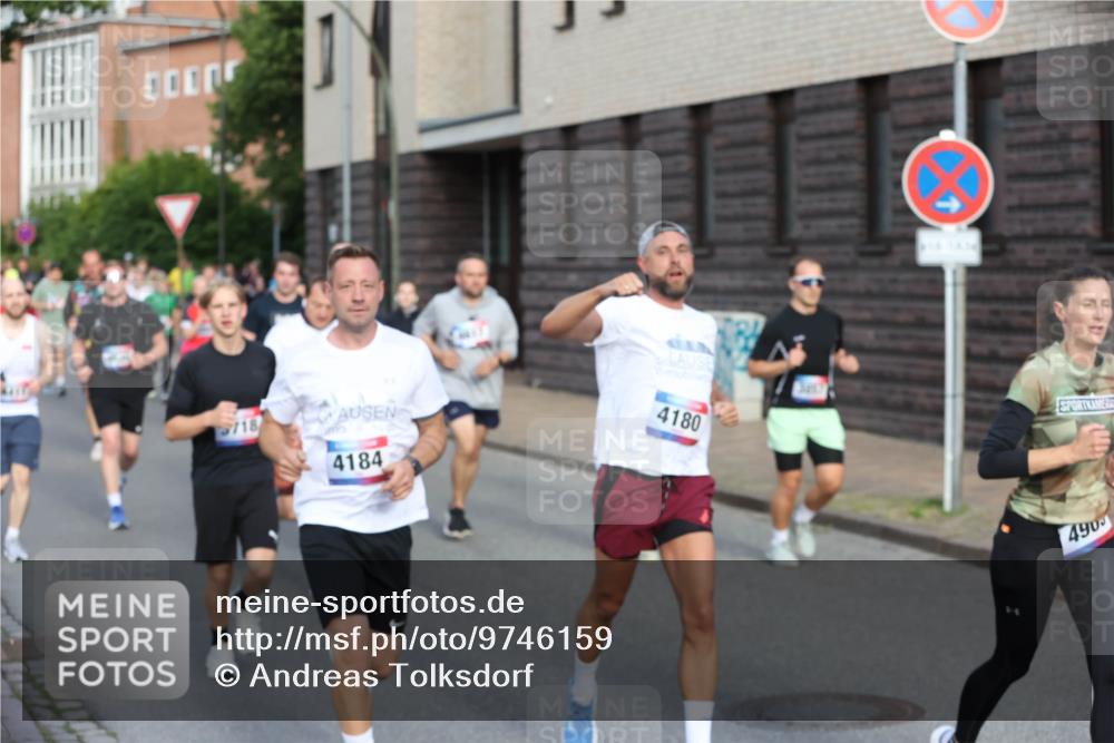 12.06.2026 - Holstenköstenlauf Andreas Tolksdorf http://msf.ph/oto/9746159 12.06.2026 19:12:20 Laufen 300, 4184, 4180, 490 meine-sportfotos.de