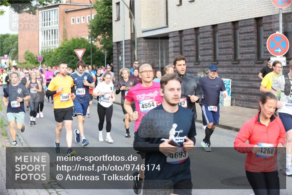 12.06.2026 - Holstenköstenlauf Andreas Tolksdorf http://msf.ph/oto/9746174 12.06.2026 19:12:32 Laufen 4836, 4760, 3621, 3065, 00, 3620, 4554, 67, 3279, 4693, 1268, 39 meine-sportfotos.de