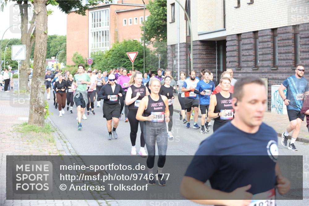 12.06.2026 - Holstenköstenlauf Andreas Tolksdorf http://msf.ph/oto/9746177 12.06.2026 19:12:36 Laufen 336, 46, 3, 3080, 45, 766, 469, 3534, 383, 49, 3282 meine-sportfotos.de