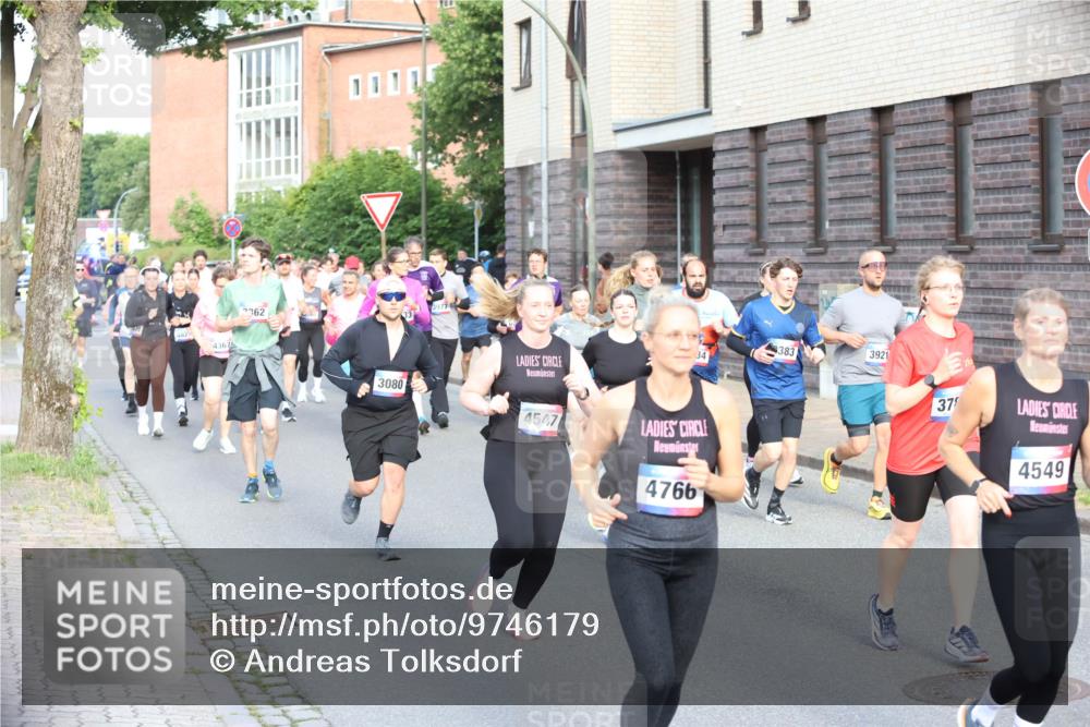 12.06.2026 - Holstenköstenlauf Andreas Tolksdorf http://msf.ph/oto/9746179 12.06.2026 19:12:37 Laufen 4367, 2362, 3080, 3921, 383, 34, 4547, 4766, 37, 4549 meine-sportfotos.de