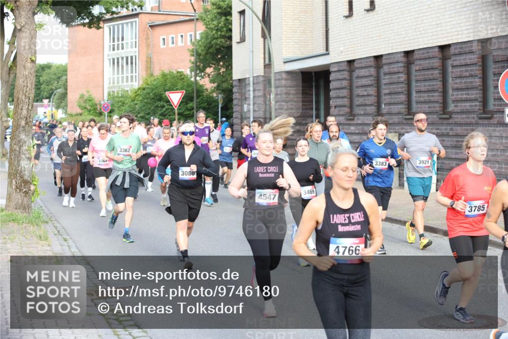 12.06.2026 - Holstenköstenlauf Andreas Tolksdorf http://msf.ph/oto/9746180 12.06.2026 19:12:37 Laufen 4367, 3362, 3080, 408, 4547, 3469, 4766, 3383, 3921, 3785 meine-sportfotos.de