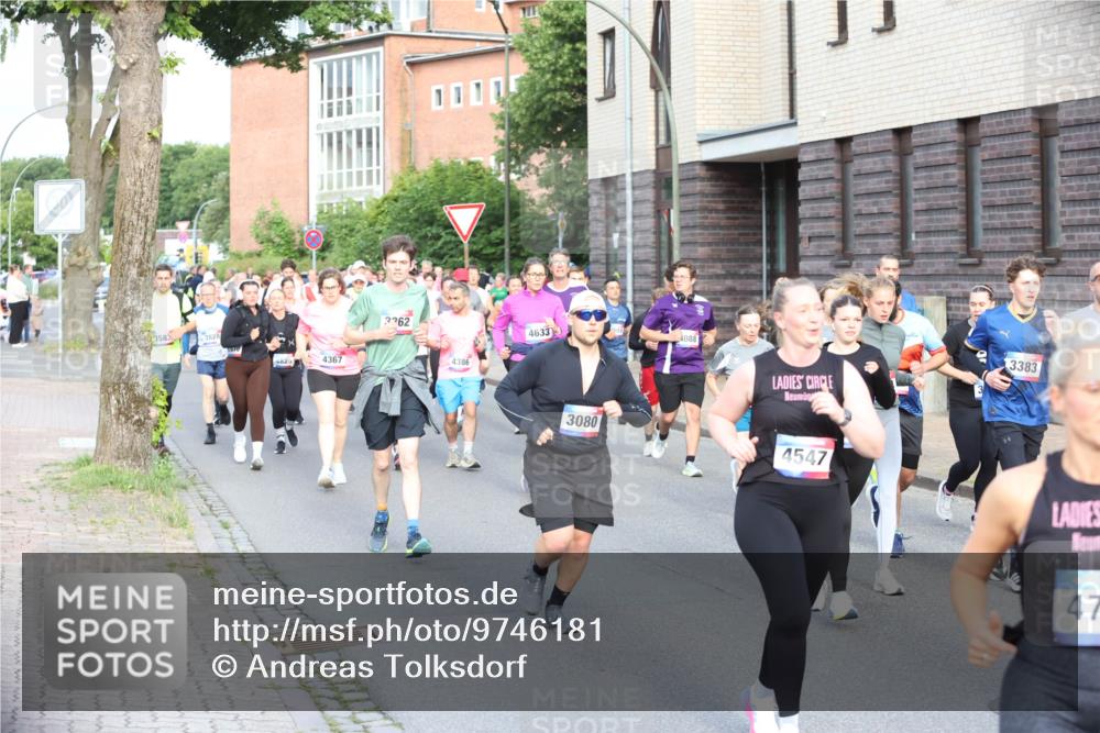 12.06.2026 - Holstenköstenlauf Andreas Tolksdorf http://msf.ph/oto/9746181 12.06.2026 19:12:37 Laufen 3, 3583, 3828, 4825, 4367, 3262, 4386, 4633, 3080, 088, 3383, 4547, 47 meine-sportfotos.de