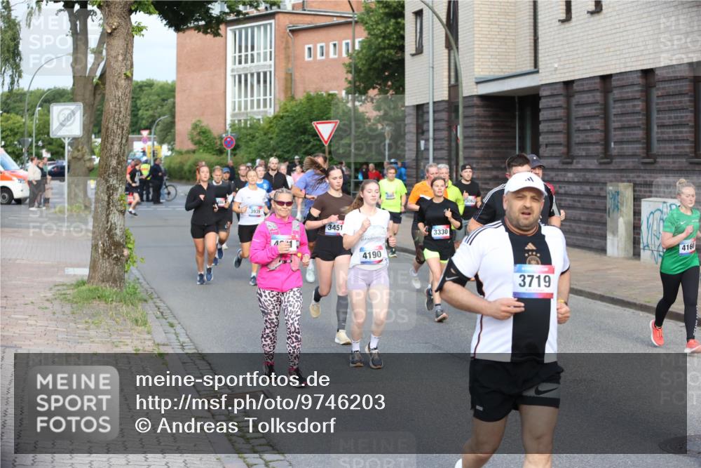 12.06.2026 - Holstenköstenlauf Andreas Tolksdorf http://msf.ph/oto/9746203 12.06.2026 19:12:52 Laufen 3939, 3451, 4190, 3330, 3063, 3719, 4160 meine-sportfotos.de