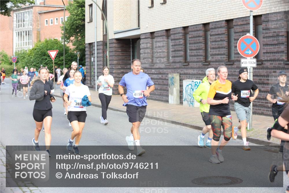 12.06.2026 - Holstenköstenlauf Andreas Tolksdorf http://msf.ph/oto/9746211 12.06.2026 19:12:55 Laufen 393, 3204, 4850, 10, 06, 15, 06, 26, 3063 meine-sportfotos.de