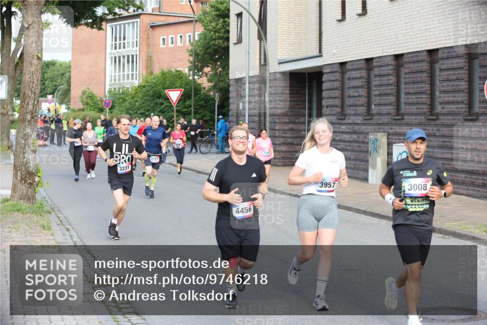 12.06.2026 - Holstenköstenlauf Andreas Tolksdorf http://msf.ph/oto/9746218 12.06.2026 19:13:00 Laufen 3231, 4723, 4389, 4456, 3957, 3008 meine-sportfotos.de