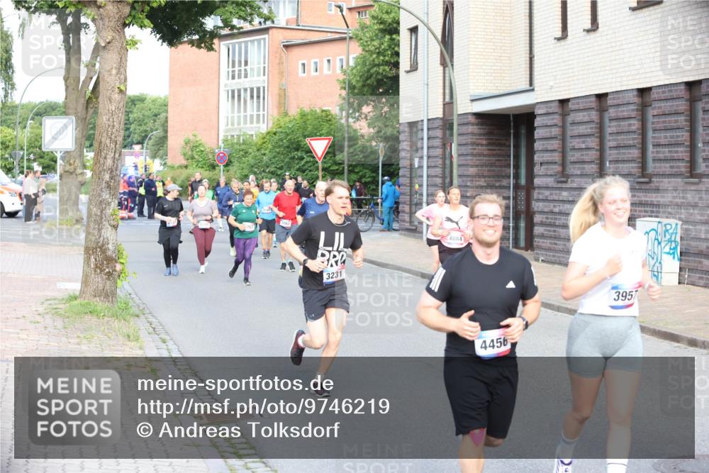 12.06.2026 - Holstenköstenlauf Andreas Tolksdorf http://msf.ph/oto/9746219 12.06.2026 19:13:01 Laufen 3, 3231, 4884, 4456, 2, 3957 meine-sportfotos.de