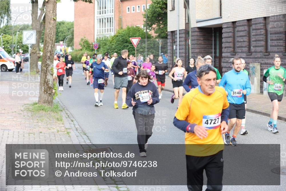 12.06.2026 - Holstenköstenlauf Andreas Tolksdorf http://msf.ph/oto/9746238 12.06.2026 19:13:10 Laufen 3472, 4557, 390, 3321, 4796, 4727, 3140, 3439 meine-sportfotos.de