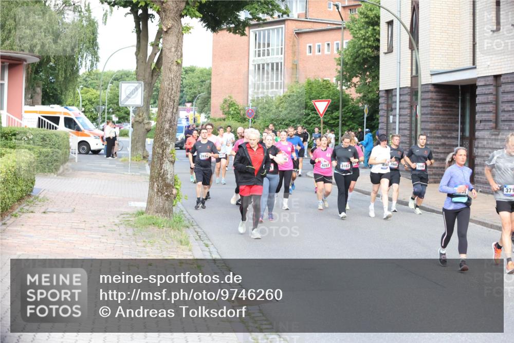 12.06.2026 - Holstenköstenlauf Andreas Tolksdorf http://msf.ph/oto/9746260 12.06.2026 19:13:25 Laufen 3933, 4257, 61, 3183, 4561, 3905, 3940, 371 meine-sportfotos.de
