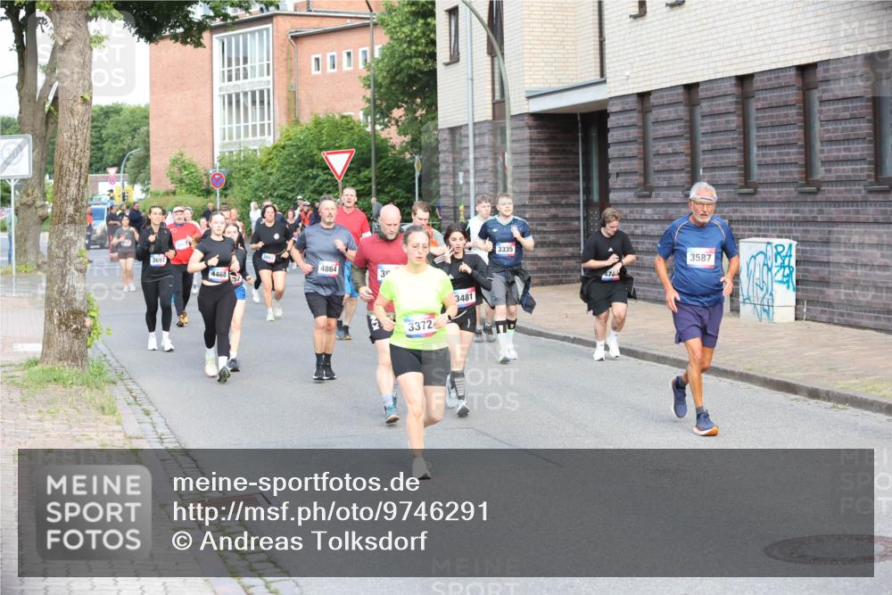 12.06.2026 - Holstenköstenlauf Andreas Tolksdorf http://msf.ph/oto/9746291 12.06.2026 19:13:49 Laufen 3697, 4468, 4864, 3372, 3481, 3335, 3587 meine-sportfotos.de