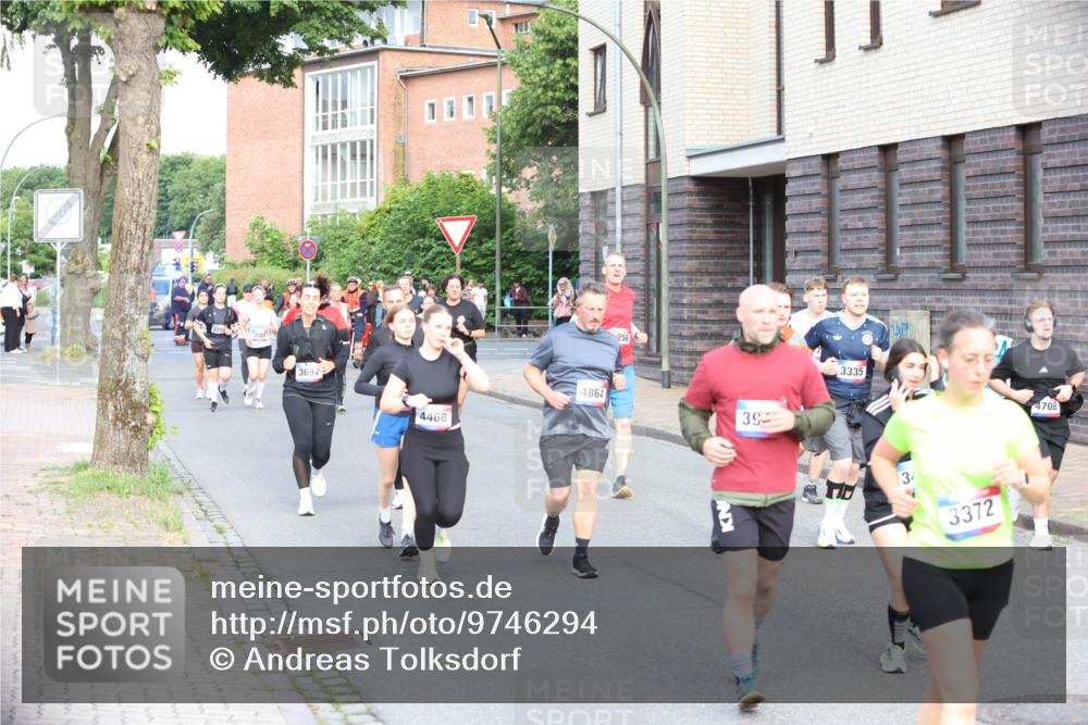 12.06.2026 - Holstenköstenlauf Andreas Tolksdorf http://msf.ph/oto/9746294 12.06.2026 19:13:51 Laufen 33, 3359, 3697, 4468, 250, 4864, 39, 3335, 34, 3372, 4708 meine-sportfotos.de