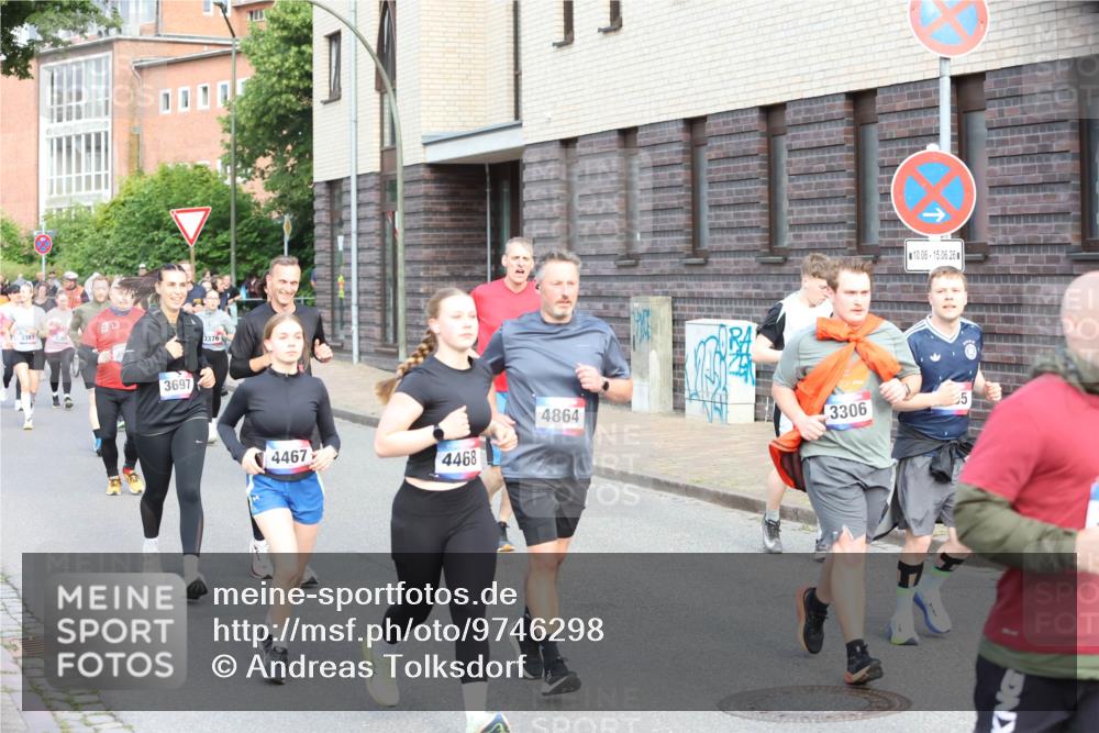 12.06.2026 - Holstenköstenlauf Andreas Tolksdorf http://msf.ph/oto/9746298 12.06.2026 19:13:53 Laufen 3697, 3376, 4467, 4468, 4864, 10, 06, 15, 06, 26, 3306, 5 meine-sportfotos.de