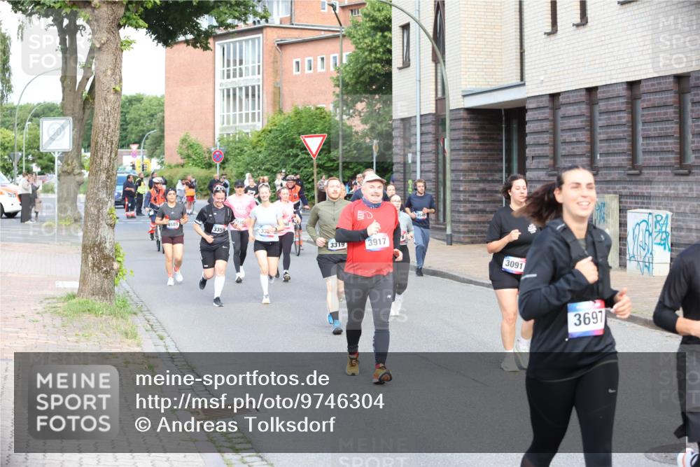 12.06.2026 - Holstenköstenlauf Andreas Tolksdorf http://msf.ph/oto/9746304 12.06.2026 19:13:55 Laufen 4589, 3359, 3319, 3917, 4545, 3091, 3697 meine-sportfotos.de