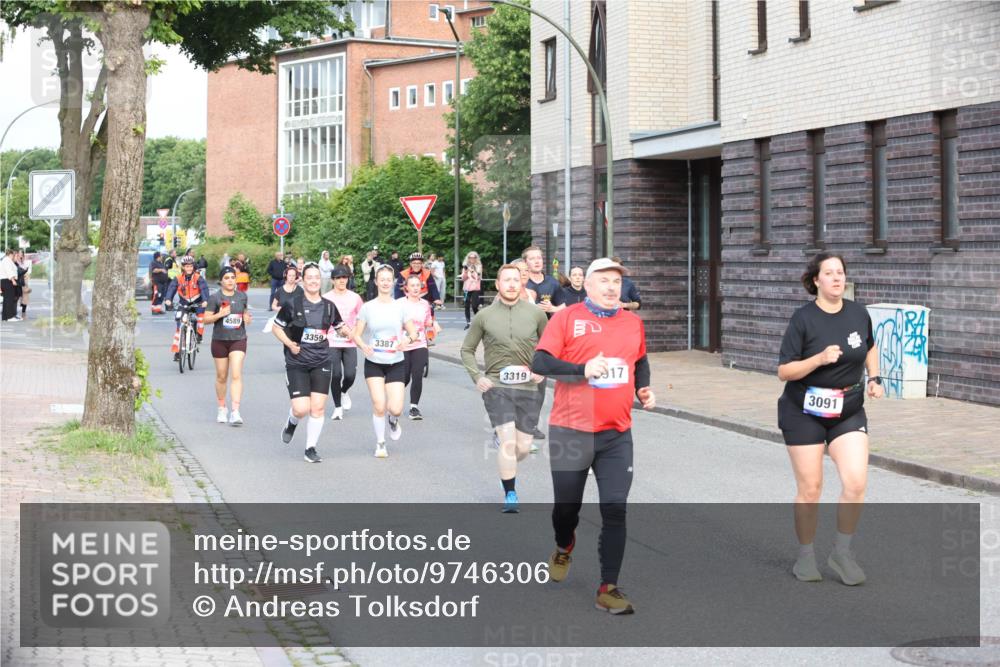 12.06.2026 - Holstenköstenlauf Andreas Tolksdorf http://msf.ph/oto/9746306 12.06.2026 19:13:56 Laufen 4589, 3359, 3387, 3319, 17, 3091 meine-sportfotos.de