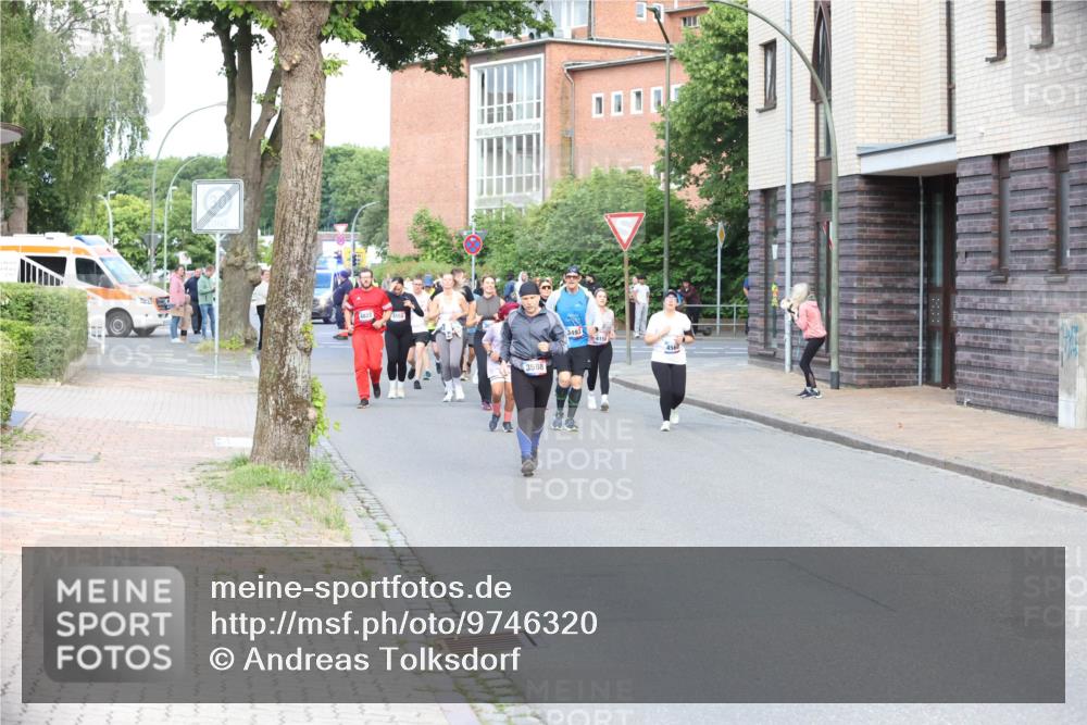 12.06.2026 - Holstenköstenlauf Andreas Tolksdorf http://msf.ph/oto/9746320 12.06.2026 19:14:15 Laufen 3588, 3493, 415 meine-sportfotos.de