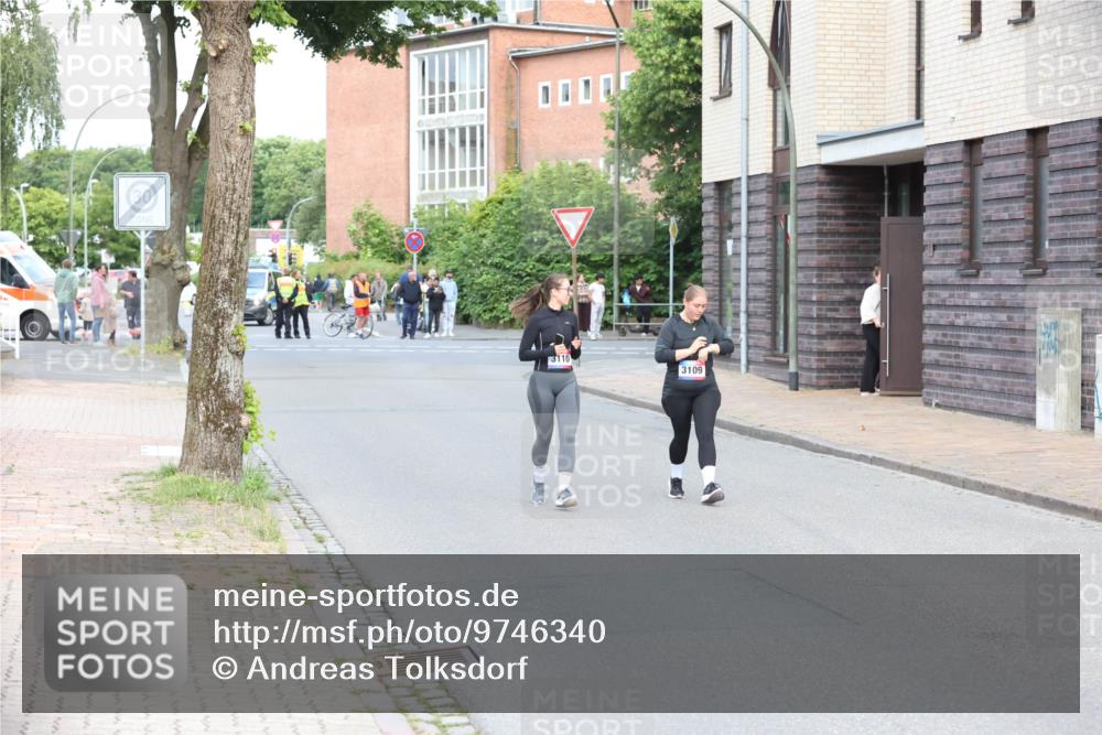 12.06.2026 - Holstenköstenlauf Andreas Tolksdorf http://msf.ph/oto/9746340 12.06.2026 19:14:40 Laufen 3, 10000, 3110, 3109 meine-sportfotos.de