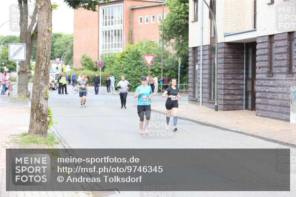 12.06.2026 - Holstenköstenlauf Andreas Tolksdorf http://msf.ph/oto/9746345 12.06.2026 19:15:07 Laufen 3774, 3276 meine-sportfotos.de