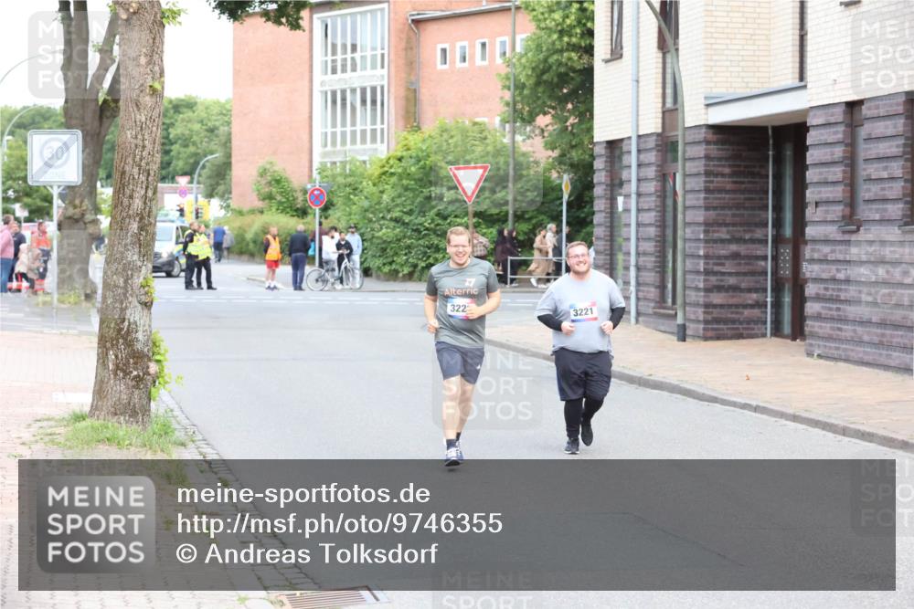 12.06.2026 - Holstenköstenlauf Andreas Tolksdorf http://msf.ph/oto/9746355 12.06.2026 19:15:17 Laufen 322, 3221 meine-sportfotos.de