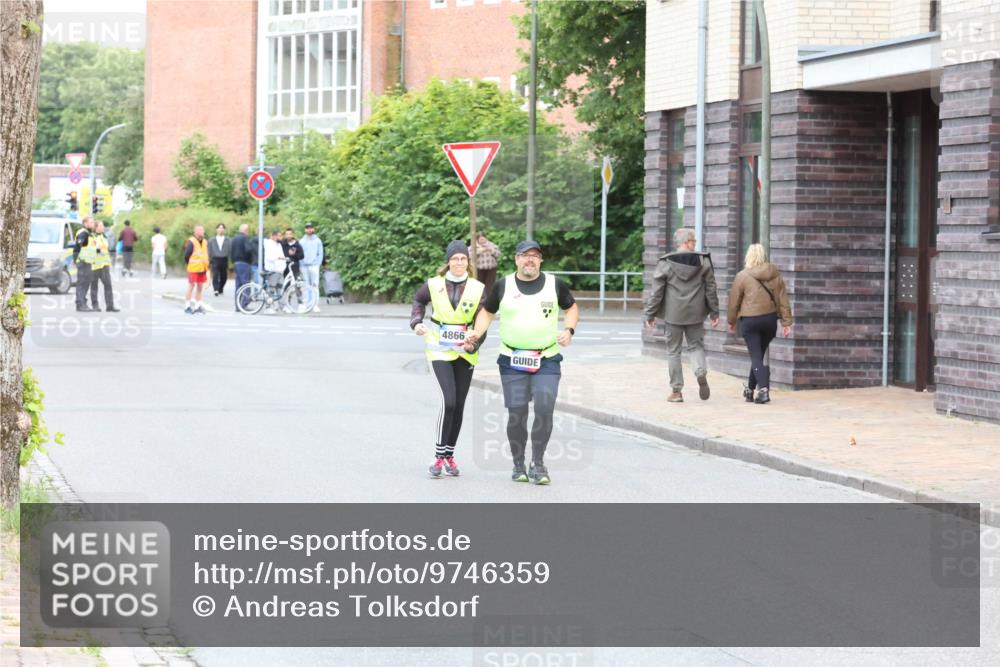 12.06.2026 - Holstenköstenlauf Andreas Tolksdorf http://msf.ph/oto/9746359 12.06.2026 19:15:37 Laufen  meine-sportfotos.de