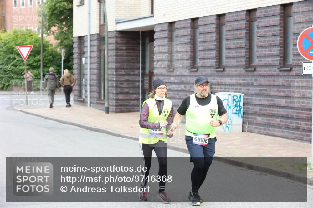 12.06.2026 - Holstenköstenlauf Andreas Tolksdorf http://msf.ph/oto/9746368 12.06.2026 19:15:42 Laufen 10, 06 meine-sportfotos.de