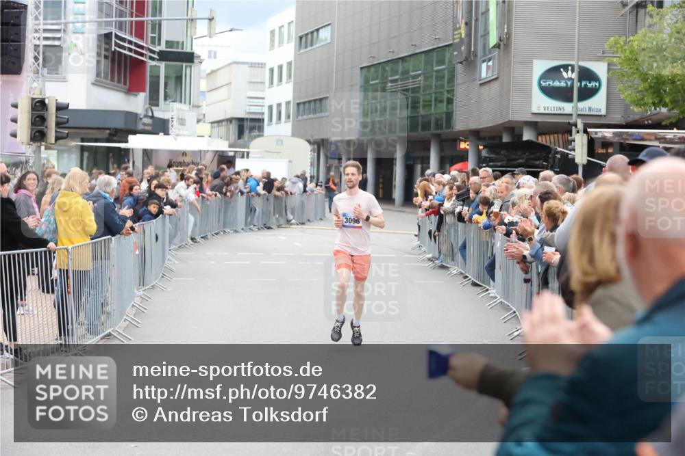 12.06.2026 - Holstenköstenlauf Andreas Tolksdorf http://msf.ph/oto/9746382 12.06.2026 19:37:26 Laufen 3096 meine-sportfotos.de