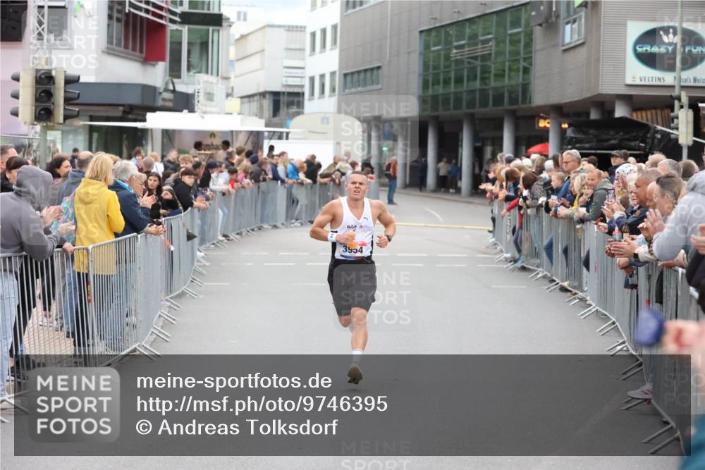 12.06.2026 - Holstenköstenlauf Andreas Tolksdorf http://msf.ph/oto/9746395 12.06.2026 19:38:04 Laufen 0, 3954 meine-sportfotos.de