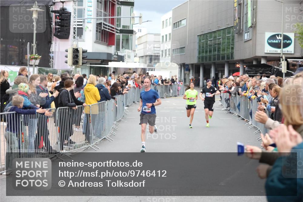 12.06.2026 - Holstenköstenlauf Andreas Tolksdorf http://msf.ph/oto/9746412 12.06.2026 19:39:11 Laufen 4816, 4639 meine-sportfotos.de