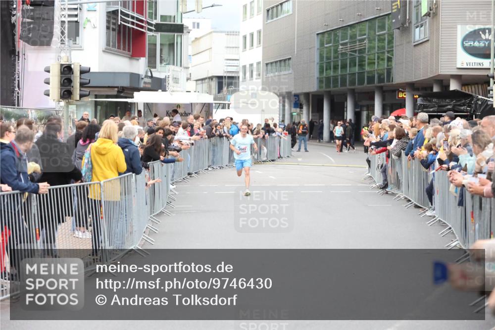 12.06.2026 - Holstenköstenlauf Andreas Tolksdorf http://msf.ph/oto/9746430 12.06.2026 19:40:05 Laufen 3503 meine-sportfotos.de