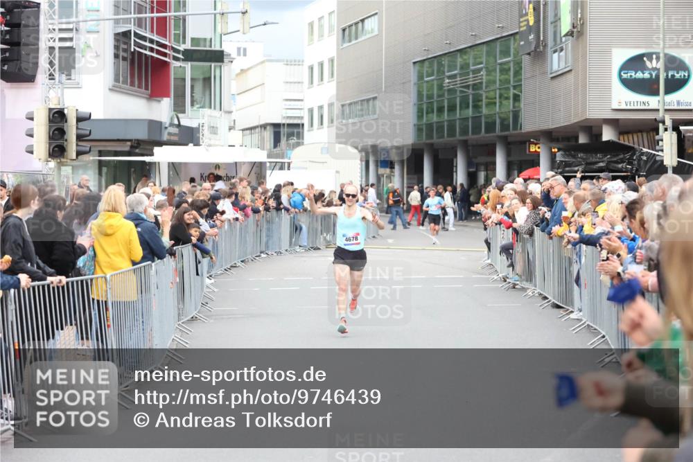 12.06.2026 - Holstenköstenlauf Andreas Tolksdorf http://msf.ph/oto/9746439 12.06.2026 19:40:17 Laufen 4678 meine-sportfotos.de