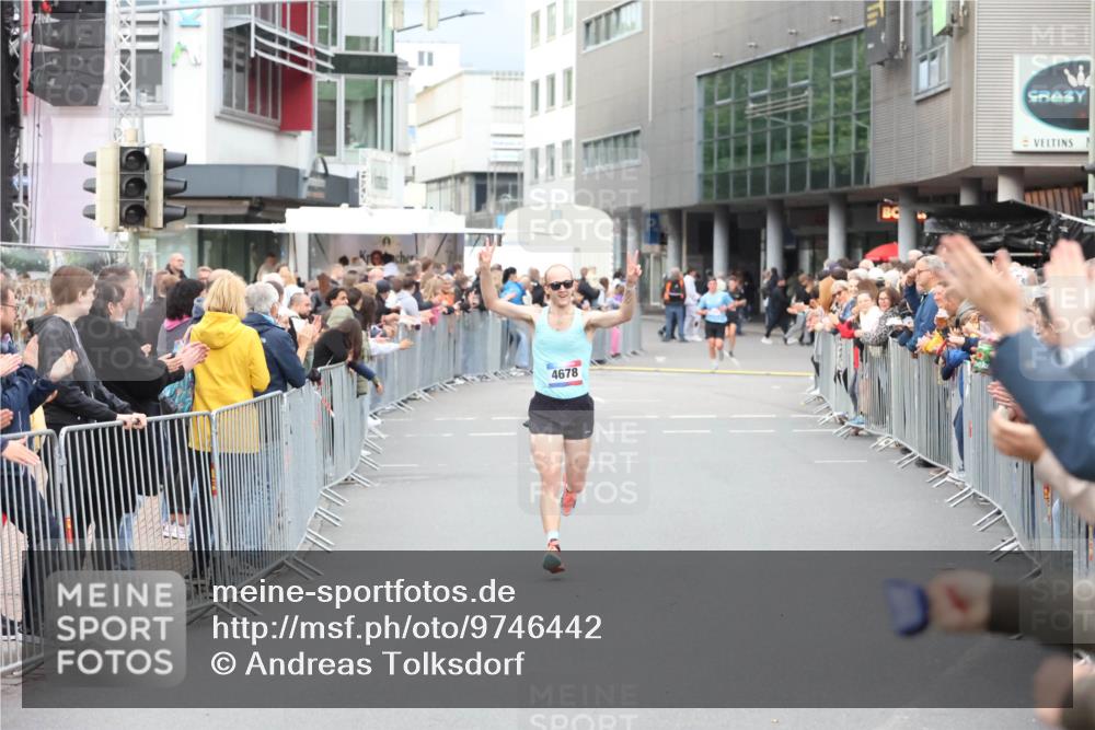 12.06.2026 - Holstenköstenlauf Andreas Tolksdorf http://msf.ph/oto/9746442 12.06.2026 19:40:19 Laufen 4678 meine-sportfotos.de