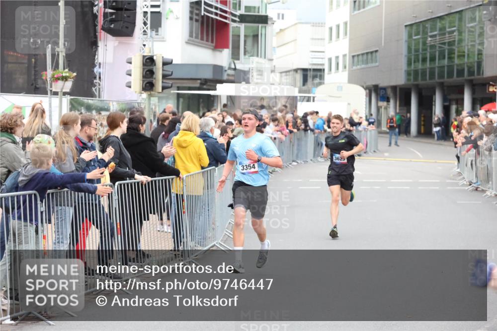 12.06.2026 - Holstenköstenlauf Andreas Tolksdorf http://msf.ph/oto/9746447 12.06.2026 19:40:28 Laufen 3354, 3625, 9 meine-sportfotos.de