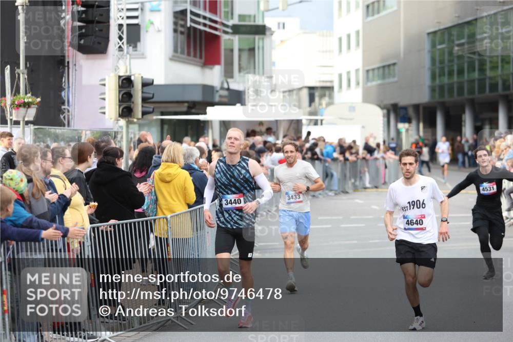 12.06.2026 - Holstenköstenlauf Andreas Tolksdorf http://msf.ph/oto/9746478 12.06.2026 19:41:25 Laufen 3440, 3433, 1906, 4640, 4531 meine-sportfotos.de