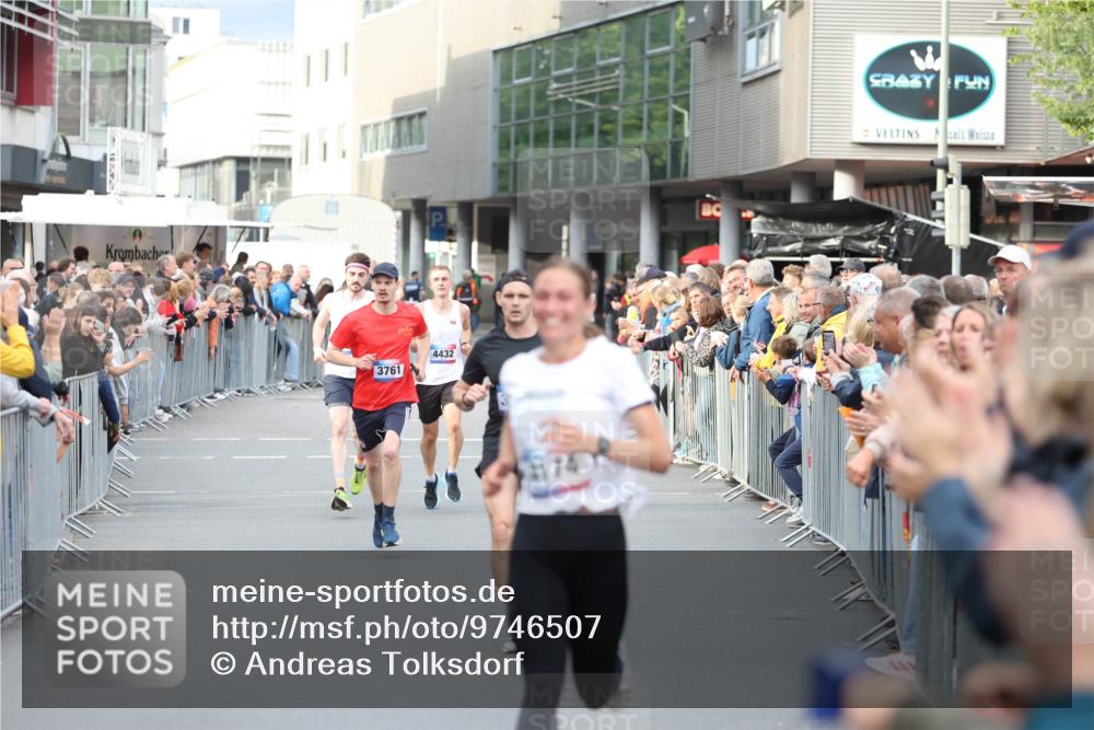 12.06.2026 - Holstenköstenlauf Andreas Tolksdorf http://msf.ph/oto/9746507 12.06.2026 19:42:23 Laufen 3761, 4432, 4174 meine-sportfotos.de
