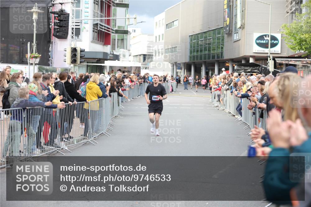 12.06.2026 - Holstenköstenlauf Andreas Tolksdorf http://msf.ph/oto/9746533 12.06.2026 19:43:13 Laufen 4862 meine-sportfotos.de