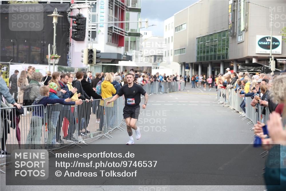 12.06.2026 - Holstenköstenlauf Andreas Tolksdorf http://msf.ph/oto/9746537 12.06.2026 19:43:14 Laufen 4862 meine-sportfotos.de