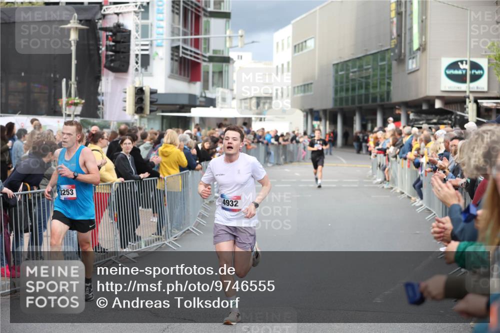 12.06.2026 - Holstenköstenlauf Andreas Tolksdorf http://msf.ph/oto/9746555 12.06.2026 19:43:34 Laufen 3253, 4932 meine-sportfotos.de