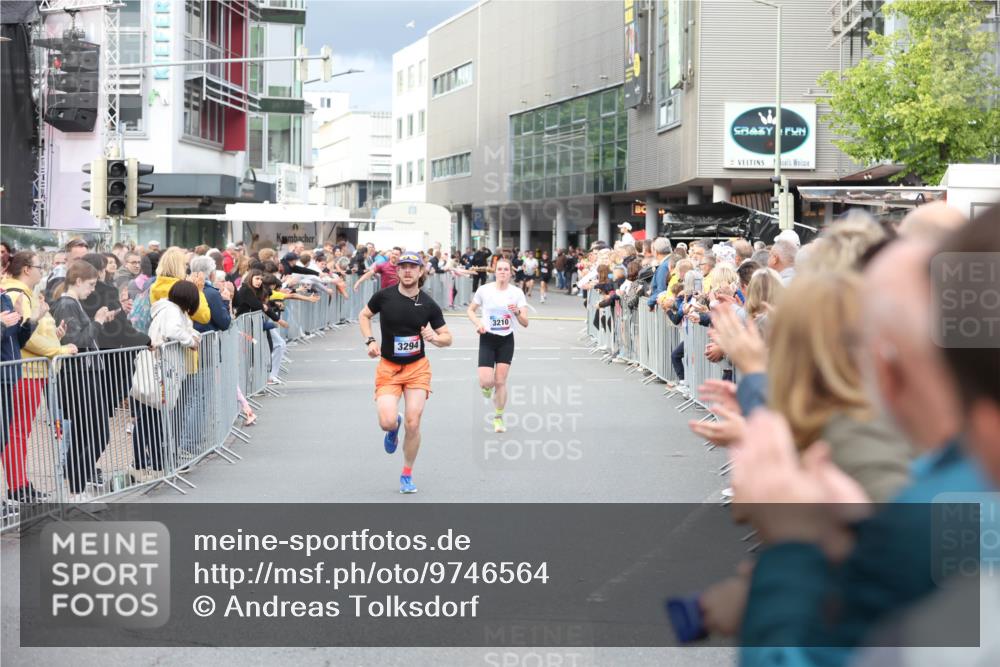 12.06.2026 - Holstenköstenlauf Andreas Tolksdorf http://msf.ph/oto/9746564 12.06.2026 19:43:58 Laufen 3294, 3210 meine-sportfotos.de