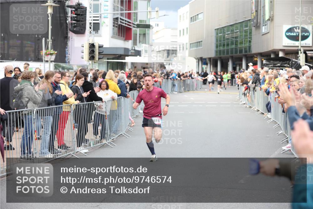 12.06.2026 - Holstenköstenlauf Andreas Tolksdorf http://msf.ph/oto/9746574 12.06.2026 19:44:03 Laufen 900, 614 meine-sportfotos.de