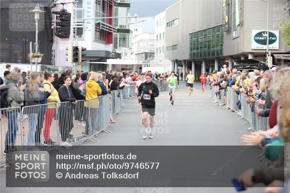 12.06.2026 - Holstenköstenlauf Andreas Tolksdorf http://msf.ph/oto/9746577 12.06.2026 19:44:12 Laufen 4570, 4195 meine-sportfotos.de