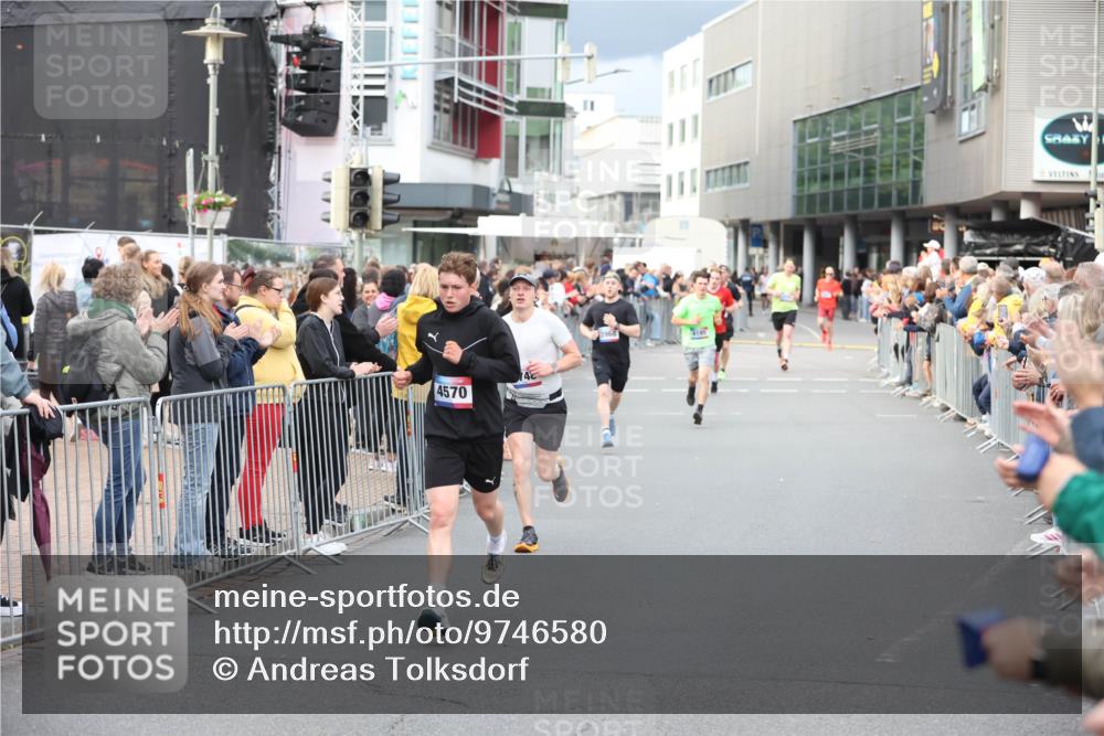 12.06.2026 - Holstenköstenlauf Andreas Tolksdorf http://msf.ph/oto/9746580 12.06.2026 19:44:14 Laufen 4570, 4195 meine-sportfotos.de