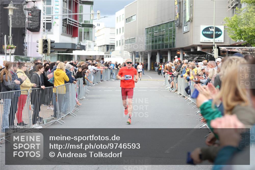 12.06.2026 - Holstenköstenlauf Andreas Tolksdorf http://msf.ph/oto/9746593 12.06.2026 19:44:25 Laufen 3634 meine-sportfotos.de