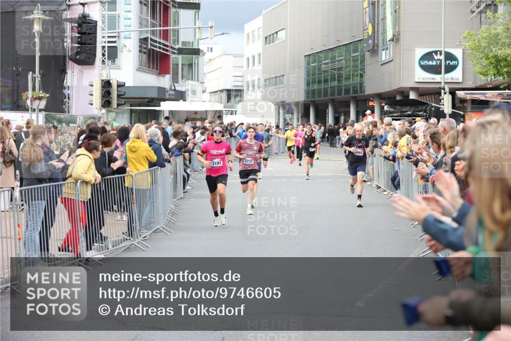 12.06.2026 - Holstenköstenlauf Andreas Tolksdorf http://msf.ph/oto/9746605 12.06.2026 19:44:55 Laufen 3191, 47, 3064, 3737 meine-sportfotos.de