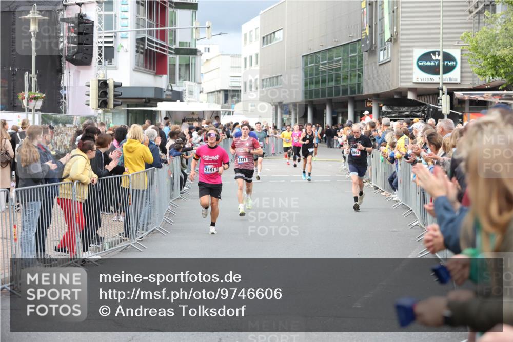 12.06.2026 - Holstenköstenlauf Andreas Tolksdorf http://msf.ph/oto/9746606 12.06.2026 19:44:55 Laufen 3191, 3737, 3064 meine-sportfotos.de