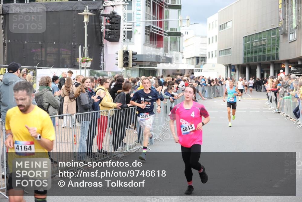 12.06.2026 - Holstenköstenlauf Andreas Tolksdorf http://msf.ph/oto/9746618 12.06.2026 19:45:04 Laufen 4164, 3015, 4843 meine-sportfotos.de