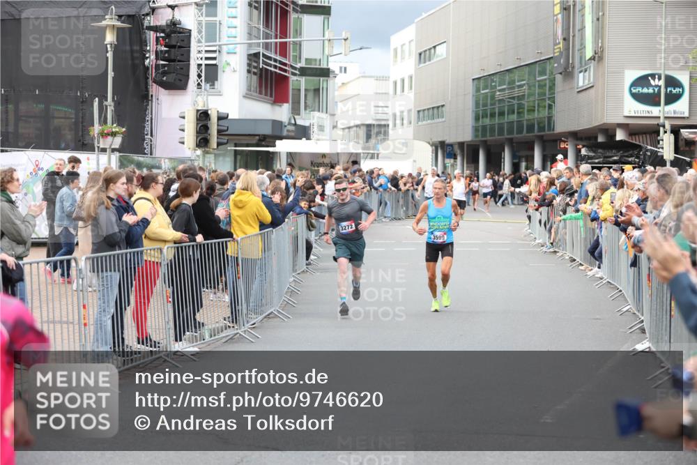 12.06.2026 - Holstenköstenlauf Andreas Tolksdorf http://msf.ph/oto/9746620 12.06.2026 19:45:05 Laufen 202, 00, 3272, 3599 meine-sportfotos.de